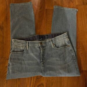 Isaac Mizrahi Live missy light indigo size 14 petite jeans